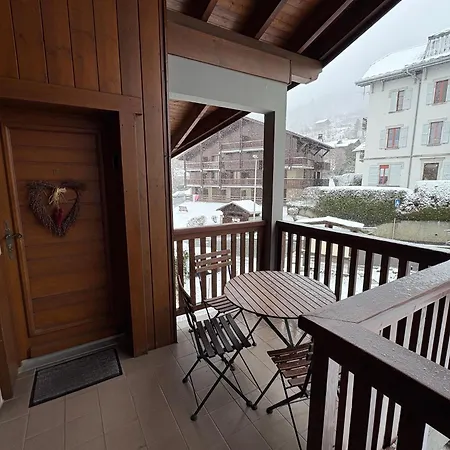 St Gervais, With A View Dble Bedroom Child Bed Pkg Quiet Venue * Saint-Gervais-les-Bains