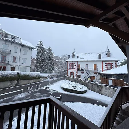 St Gervais, With A View Dble Bedroom Child Bed Pkg Quiet Venue * Saint-Gervais-les-Bains